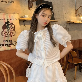 Bộ áo croptop và chân váy xòe màu trắng dành cho nữ sinh (có bán lẻ)