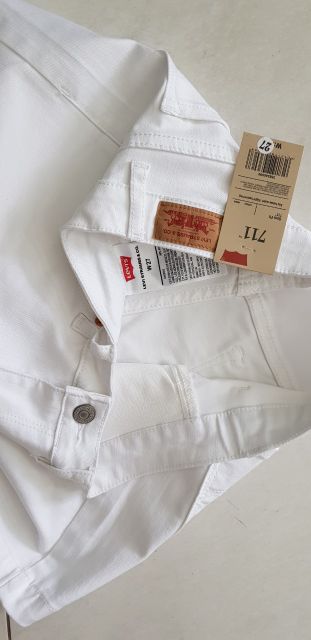 Short nữ levis