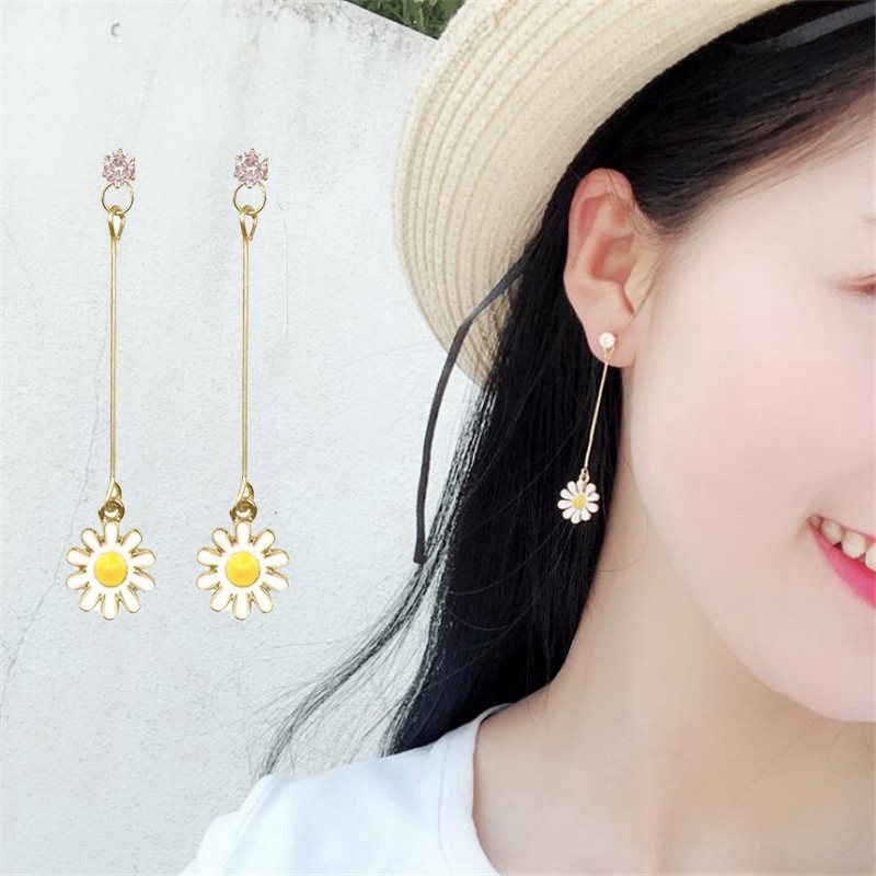 Bông tai hoa cúc xinh xắn cho nữ