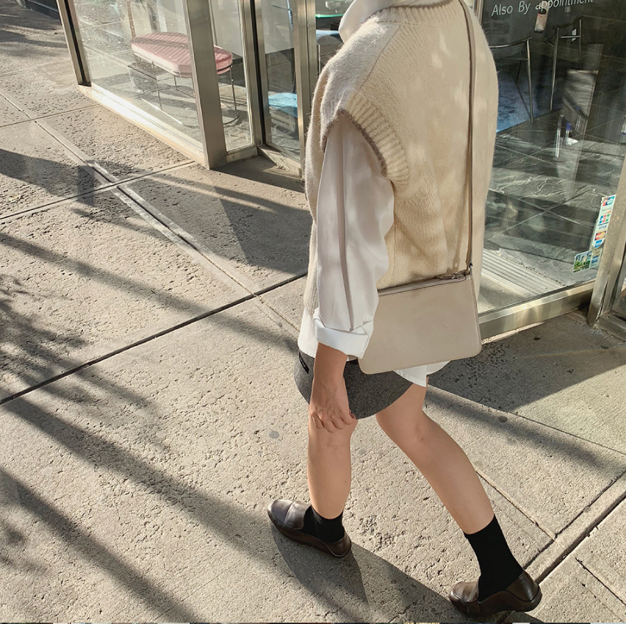 Áo sơ mi và áo khoác không tay thiết kế thoải mái thời trang xinh xắn | BigBuy360 - bigbuy360.vn