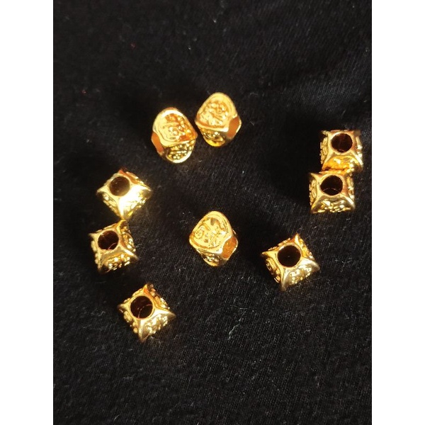 Charm Chặn Hạt Xâu Vòng