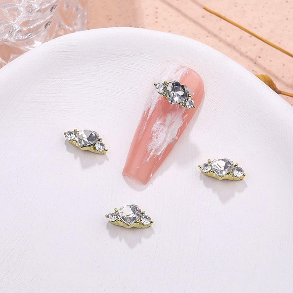 QQMALL Set 5 Phụ Kiện Trang Trí Móng Nghệ Thuật Hình Trái Tim Đính Đá Xinh Xắn