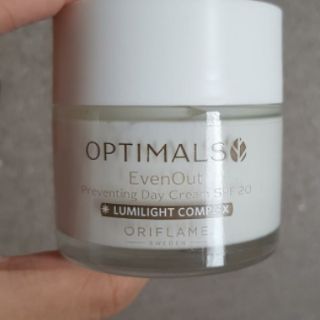 KEM DƯỠNG DA BAN NGÀY  - Optimals