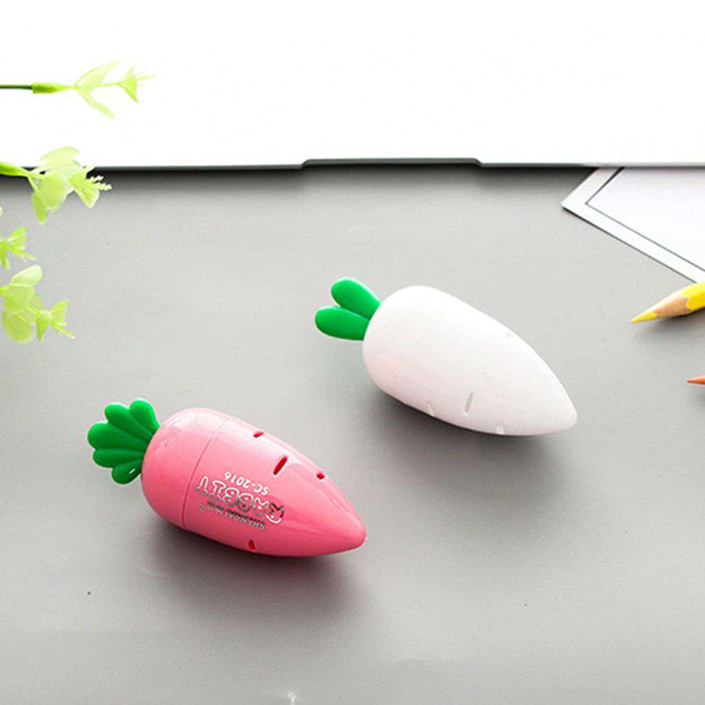 Adorable Carrot Style Plastic Manual Removable Easy Cleanup Student Pencil Sharpeners Color Random