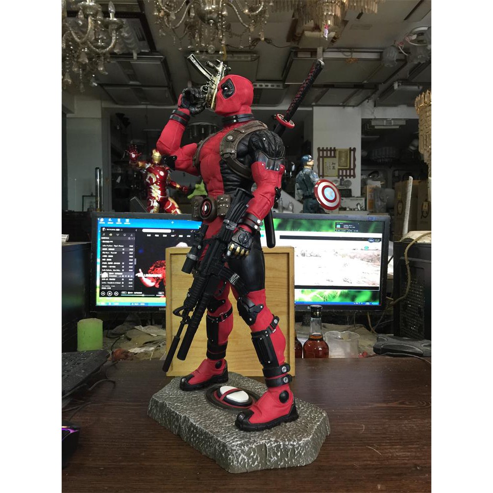 Mô hình Deadpool khổng lồ tỷ lệ 1/4 cao 50cm