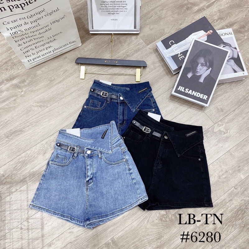 Quần short jean cạp cao đáp da