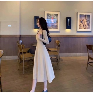 Váy cổ vuông