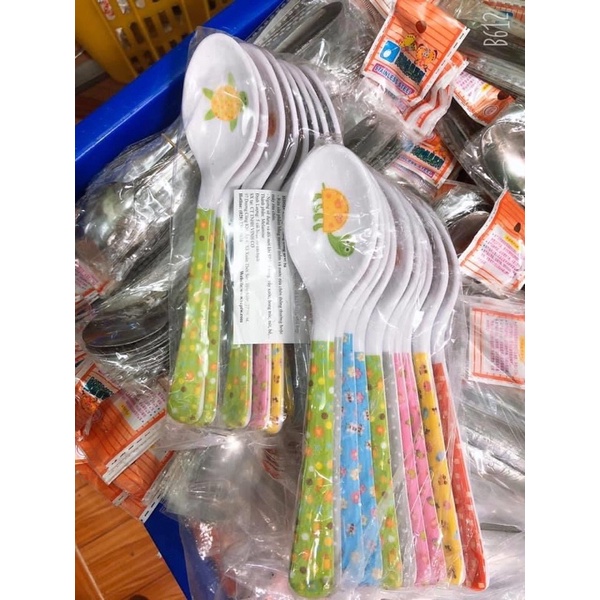 Muỗng nhựa mica hoạt hình cao cấp cho bé