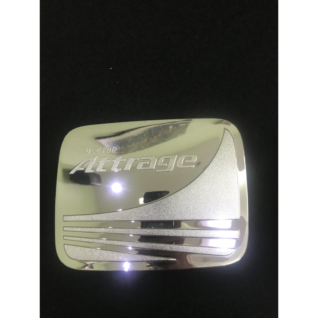 Ốp nắp bình xăng mạ crom xe Mitsubishi Attrage 2015-2020