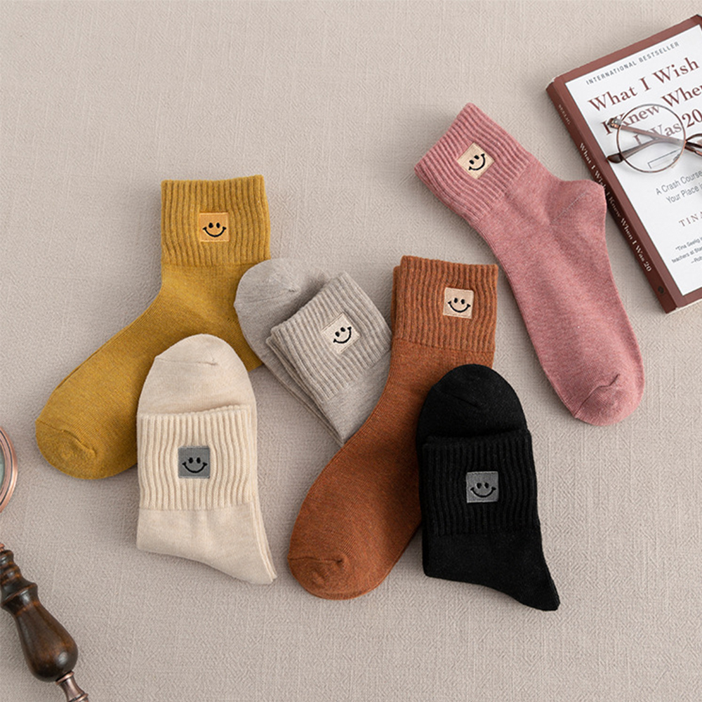 Đôi vớ cotton thêu hình mặt cười ngộ nghĩnh cho nữ