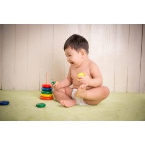 Ребенок десять месяцев. Игры с 10 месячным ребенком. Раннее развитие для малышей 10 месяцев. Умственное развитие ребенка в 10 месяцев. Игры для 10 месячного ребенка для развития