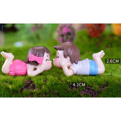Đôi bé trai - bé gái nằm dễ thương trang trí tiểu cảnh, móc khóa, DIY
