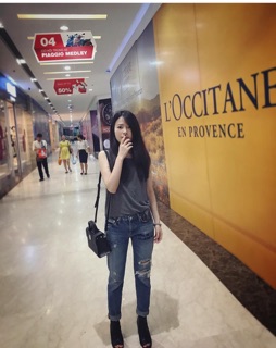 Jean rách gối zara