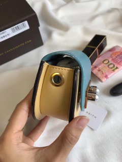 Túi CK mini cực xinh cho nàng dạo phố
