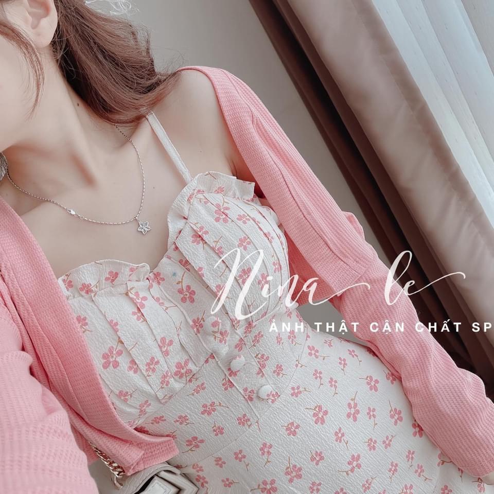 Đầm hoa đính nút nhẹ nhàng với 3 màu siêu xinh( hồng, vàng, xanh) dành cho các nàng đi chơi, dự tiệc