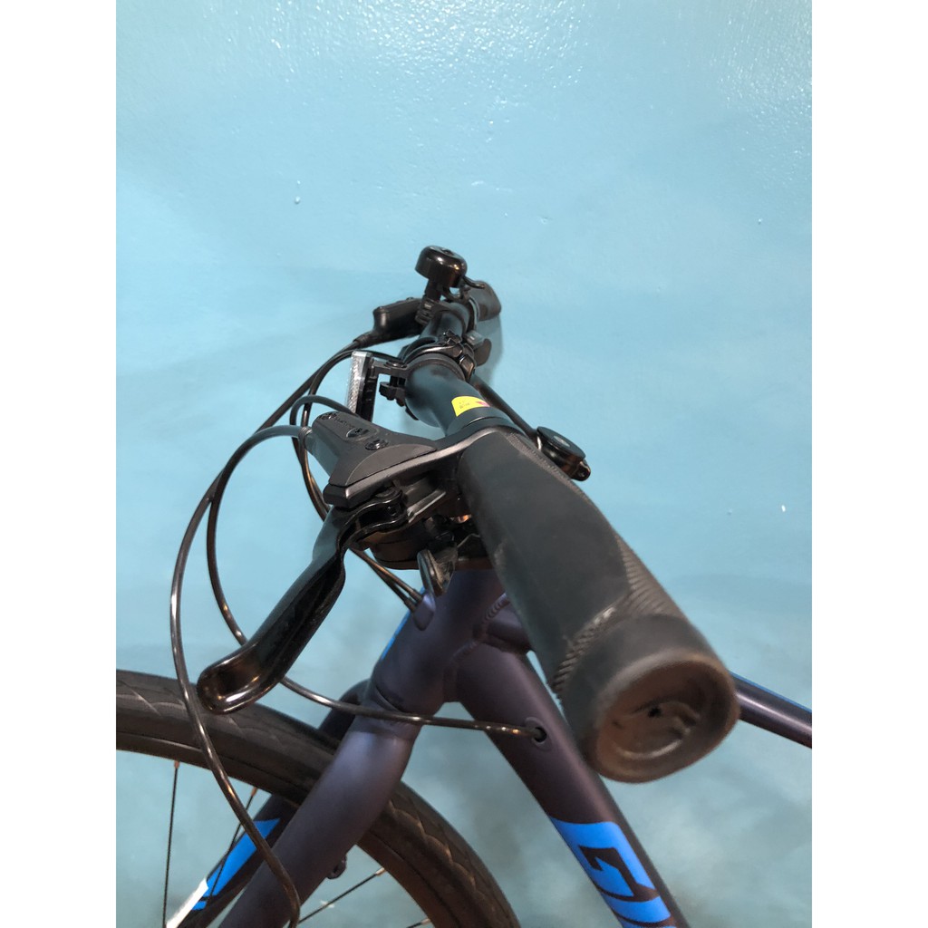 Xe đạp GIANT ESCAPE 2 Khung Nhôm Thắng Dầu – Màu Xanh