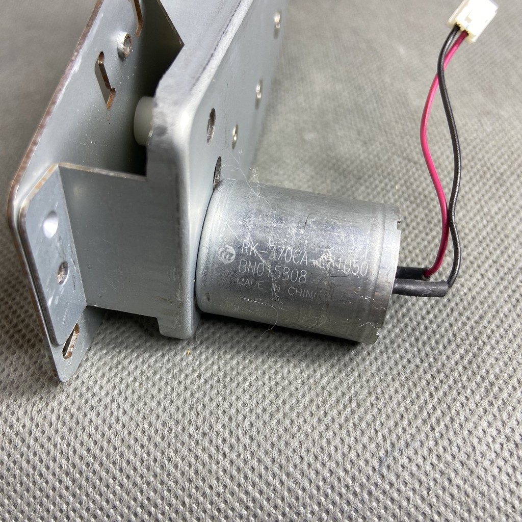 MOTOR 370 Kèm bánh răng chế máy phát điện mini. Cần quay lệch tâm.