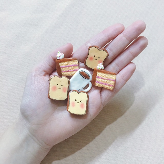 Pin cài đất sét handmade