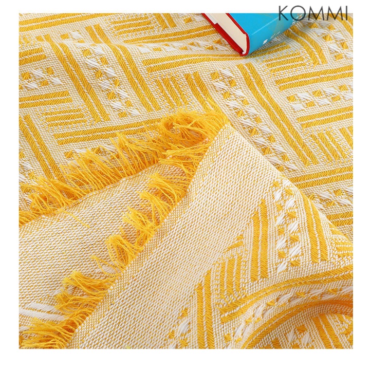 Khăn Trải Bàn Phối Tua Rua Phong Cách Bắc Âu