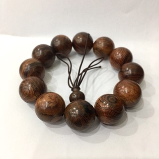 Vòng tay gỗ sưa - Mang tài lộc và Bình an
