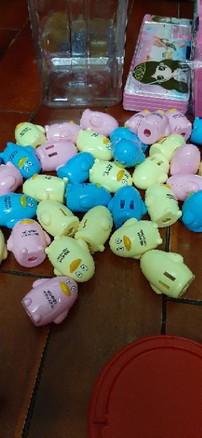 Gọt chì chim cánh cụt.