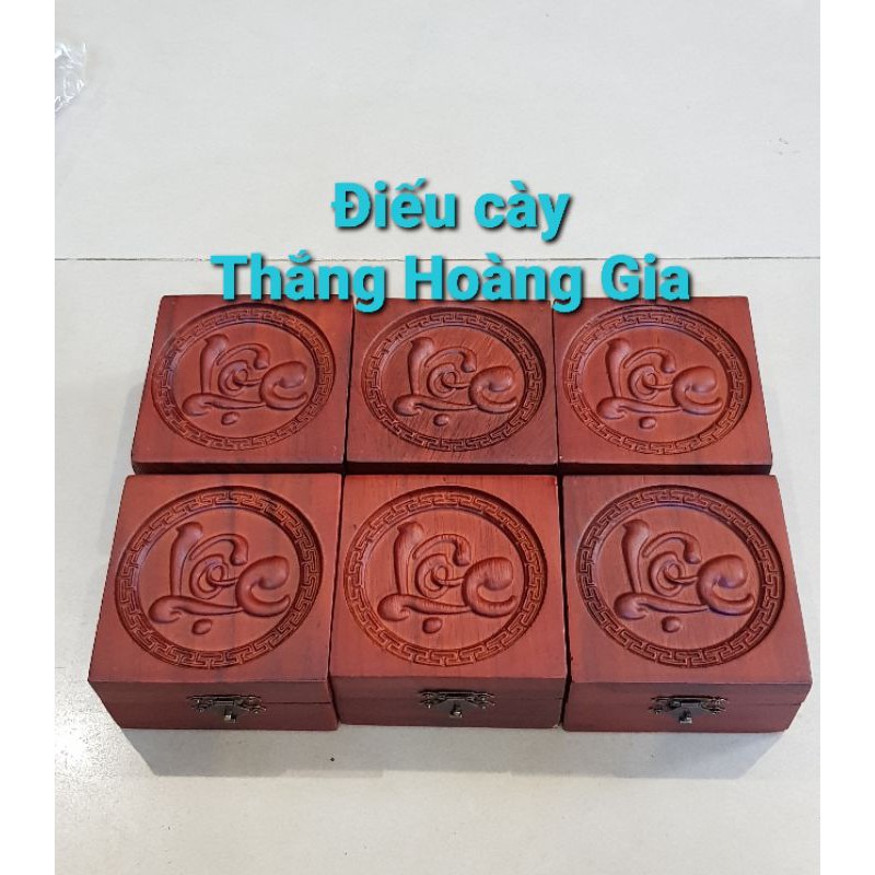 (Giảm giá )hộp đựng thuốc lào gỗ hương hình vuông chữ Lộc siêu đẹp Tặng kèm nhấc tàn inox