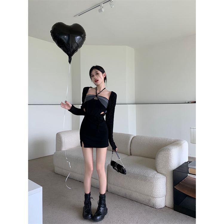 Đầm Ôm Cổ Yếm Xẻ Tà Màu Đen Gợi Cảm Cho Nữ