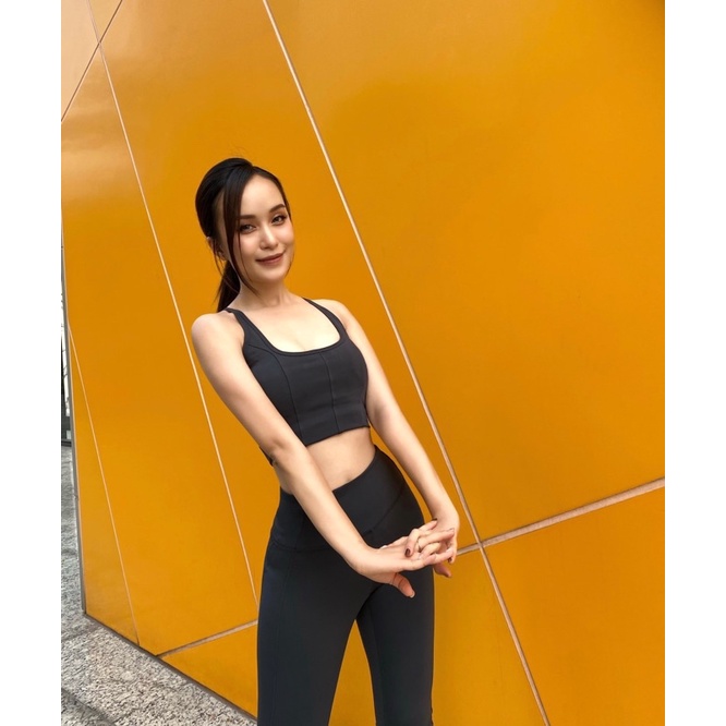 Bộ tập gym ,yoga nữ thể thao hai dây viền chỉ cổ vuông(hàng thiết kế của shop)