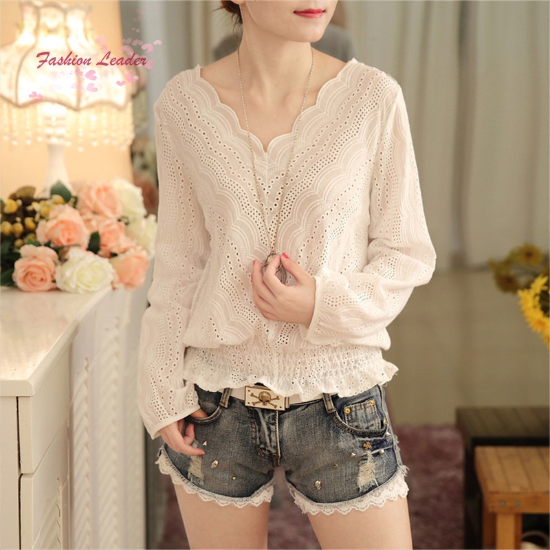 Áo tay dài cổ chữ V phối lỗ thời trang cho nữ | BigBuy360 - bigbuy360.vn