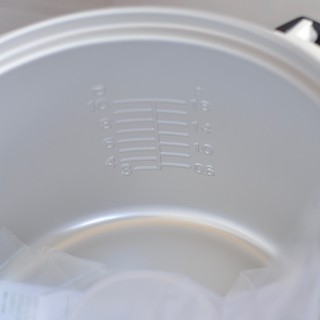 Nồi cơm điện SHARP 1.8 L KS-1800T và KS-1800Q