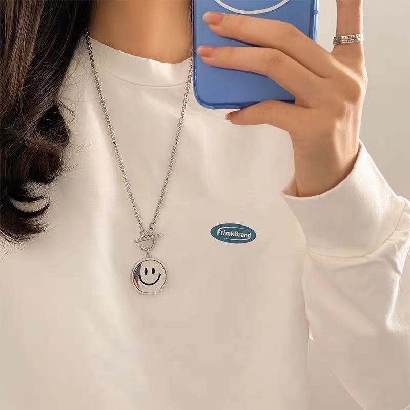 Dây Chuyền Thép Titan Mặt Lật Biểu Tượng Cảm Xúc Emoji Sáng Tạo Hipster Cho Nữ