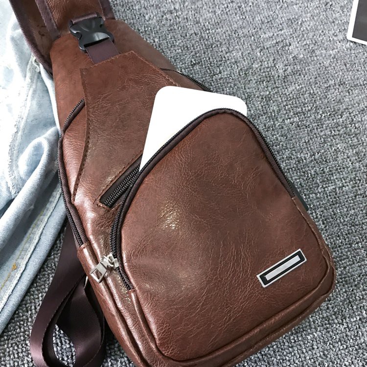 Túi đeo chéo nam da PU nhiều ngăn tích hợp sạc pin TC02 | BigBuy360 - bigbuy360.vn