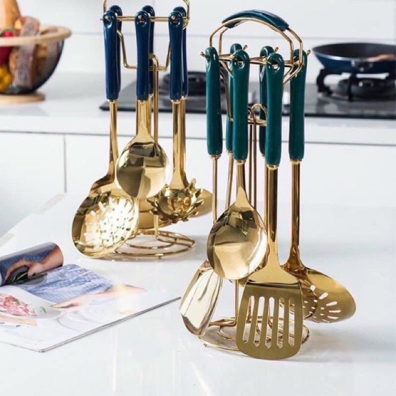 BỘ DỤNG CỤ LÀM BẾP 7 MÓN KÈM GIÁ TREO HOÀNG GIA SANG TRỌNG