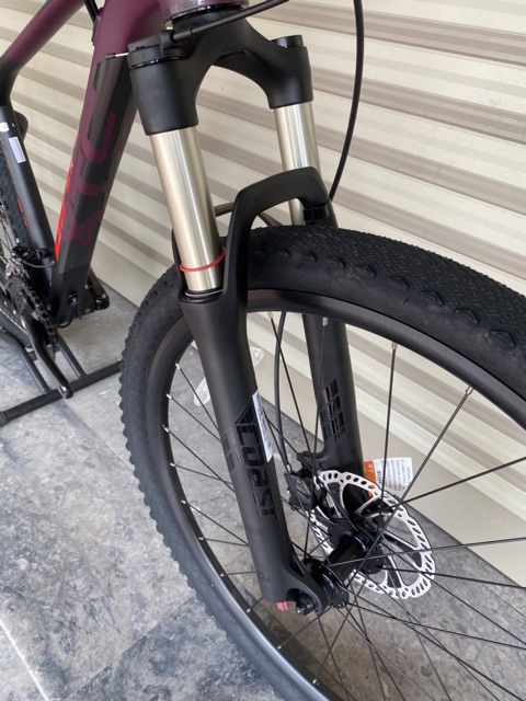 Xe đạp MTB cao cấp Giant SLR 3 27.5 mới 2021 (Khung đổi màu, cối nổ)