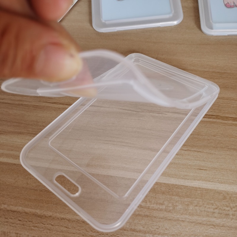 Bao đựng thẻ trong suốt bằng cao su tiện dụng