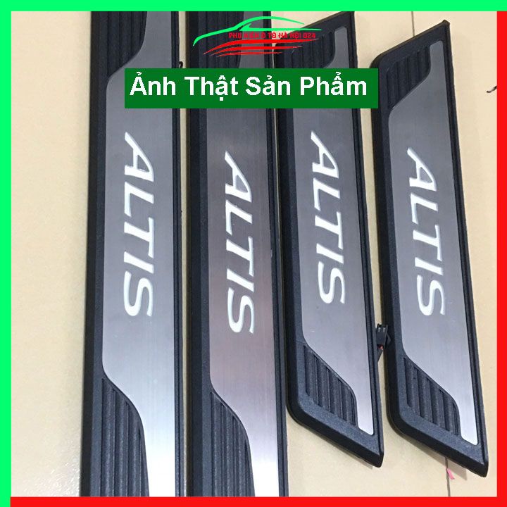 Bộ 4 nẹp bước chân ngoài có đèn Altis 2014-2021 chống trầy làm đẹp ô tô