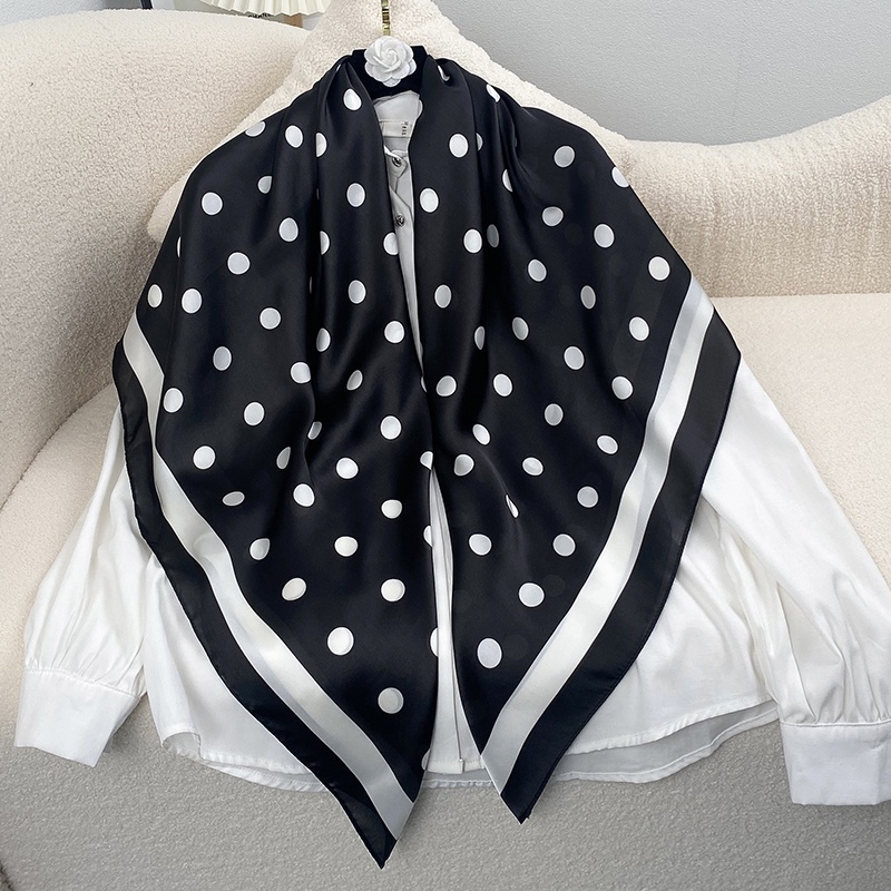 Khăn choàng vuông 110x110cm in họa tiết thời trang cho nữ