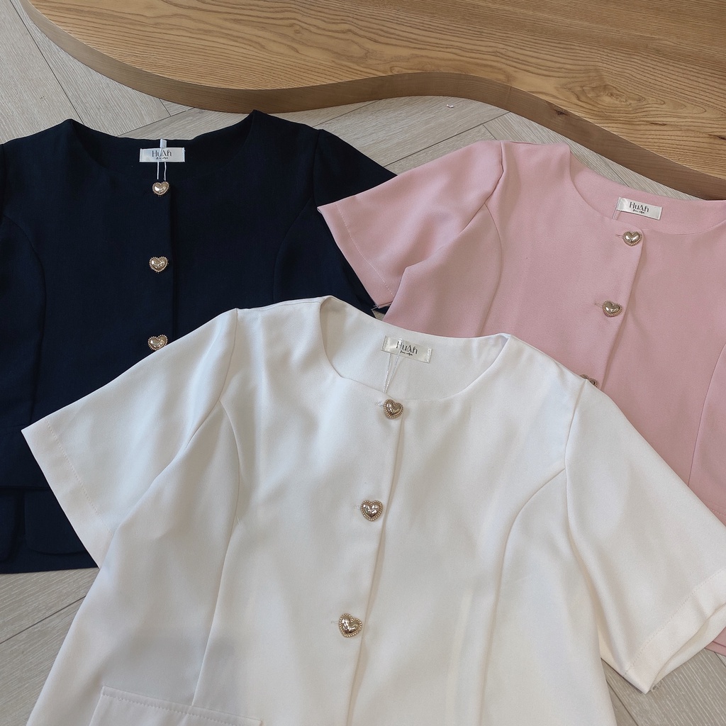 Áo thô cúc tim GOLD xẻ gấu 6215