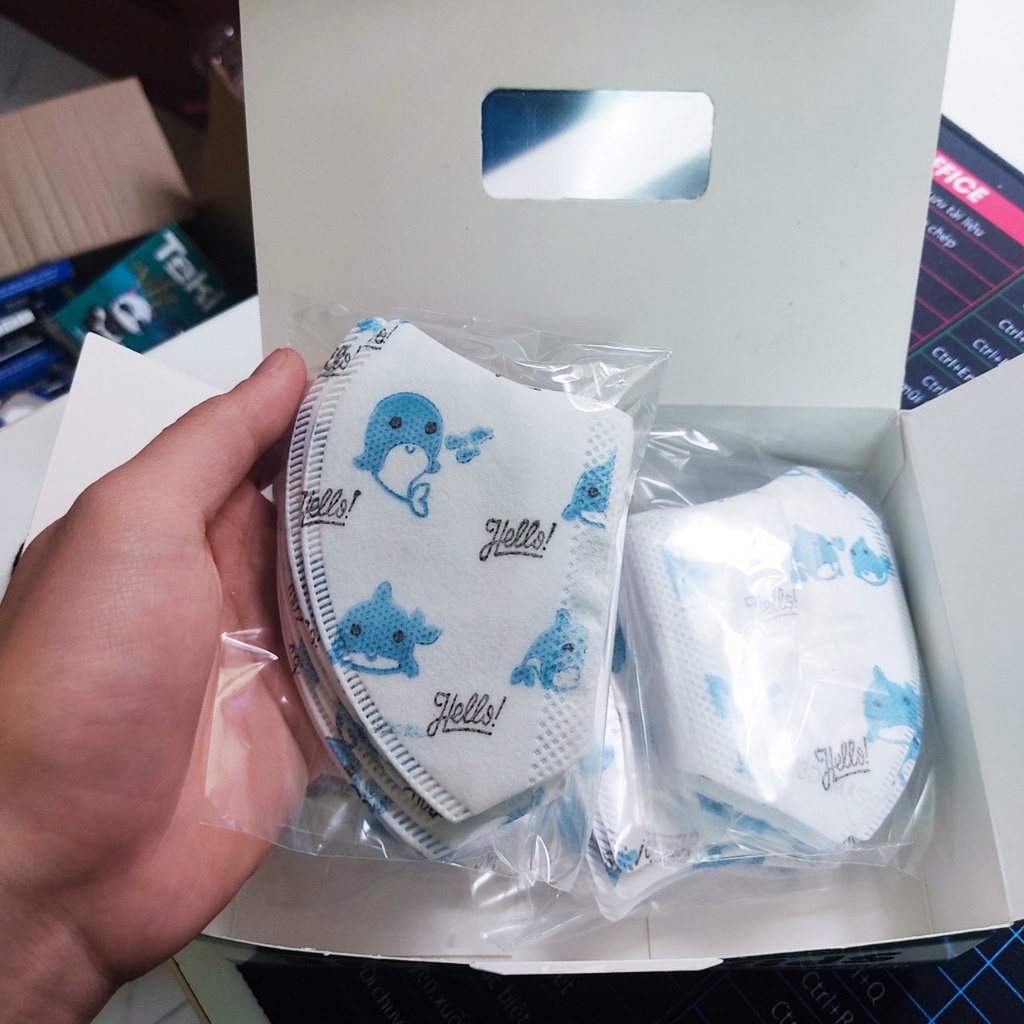Khẩu trang trẻ em 3d mask Taki chính hãng, y tế cho bé, hộp 50 cái kháng khuẩn, có tem và logo đạt tiêu chuẩn bộ y tế
