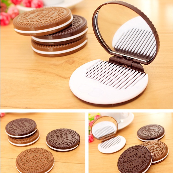 Gương Trang Điểm Hình Tròn Kèm Lược Gấp Gọn Tiện Dụng