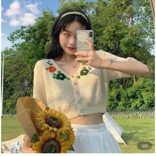 Áo croptop len hoa cài cúc xinh xắn - A91