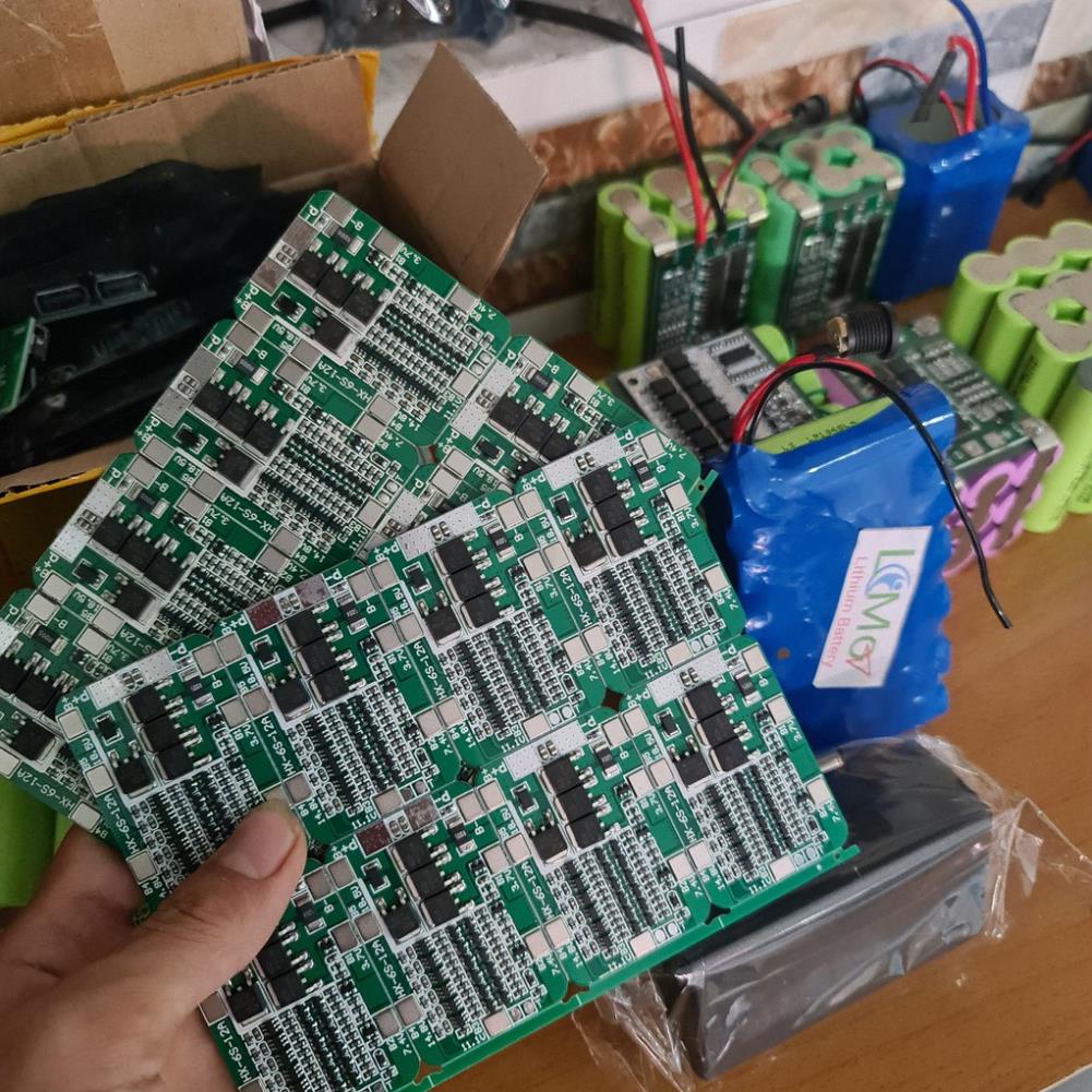 Mạch 6S 24V 20A. Mạch bảo vệ BMS sạc xả đóng khối pin 6S 24V Dòng xả 20A, Có bảo vệ chống ngược nguồn