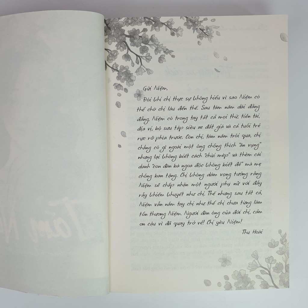 Sách - Tám Năm Có Bao Nhiêu Hoài Niệm? (Tặng kèm Postcard + Bookmark) | BigBuy360 - bigbuy360.vn