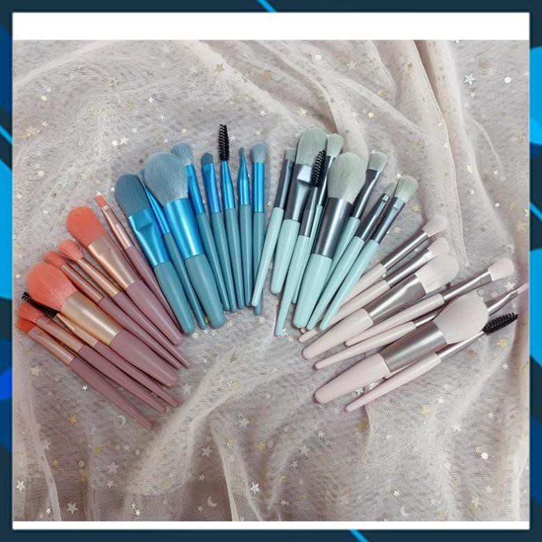 Bộ Cọ Gồm 8 Cây Tặng Kèm Túi Zip Vintage