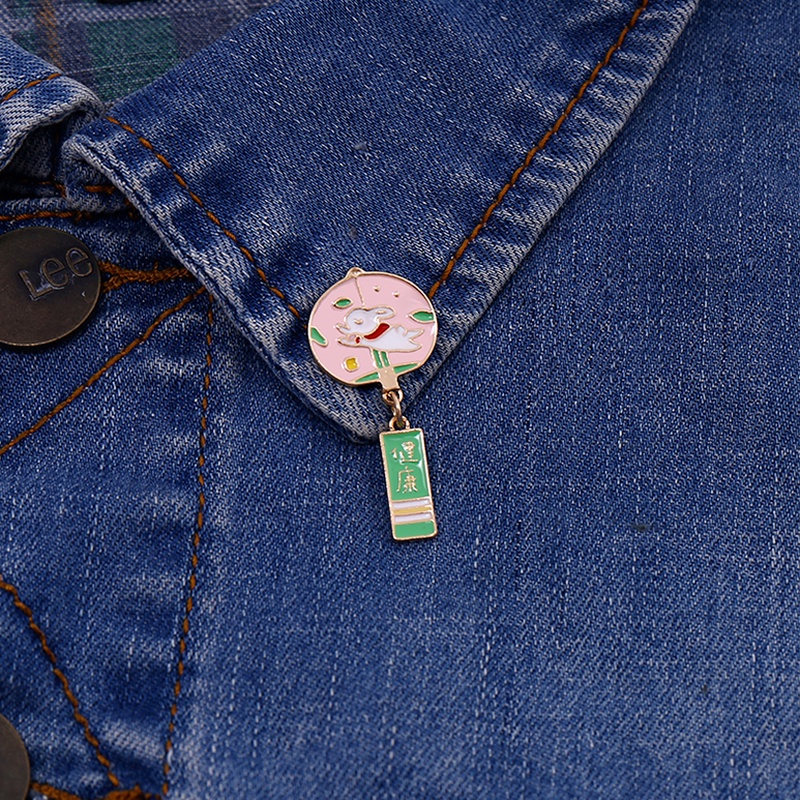 Huy hiệu cài áo kim loại thiết kế hoạt hình Nhật Bản 2021 đáng yêu