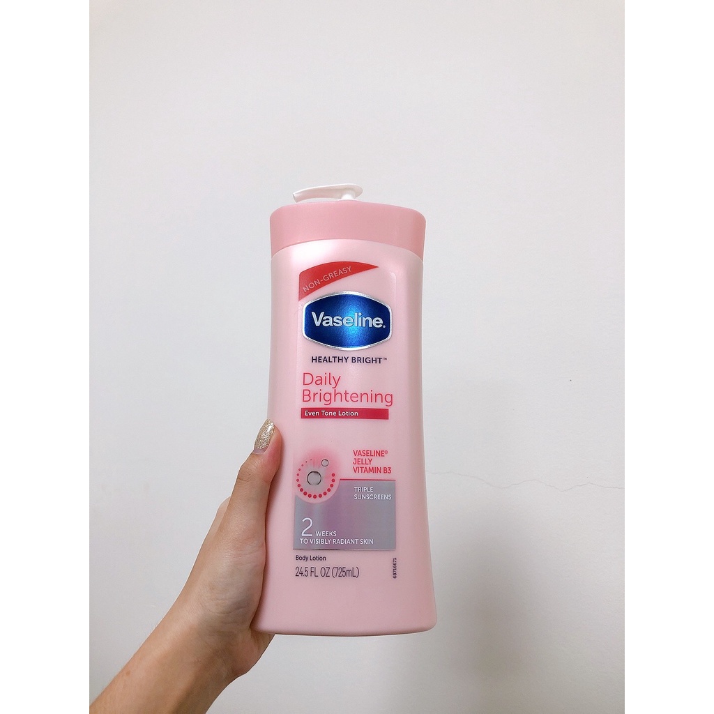 Sữa dưỡng thể trắng da Vaseline Daily Brightening 725ml