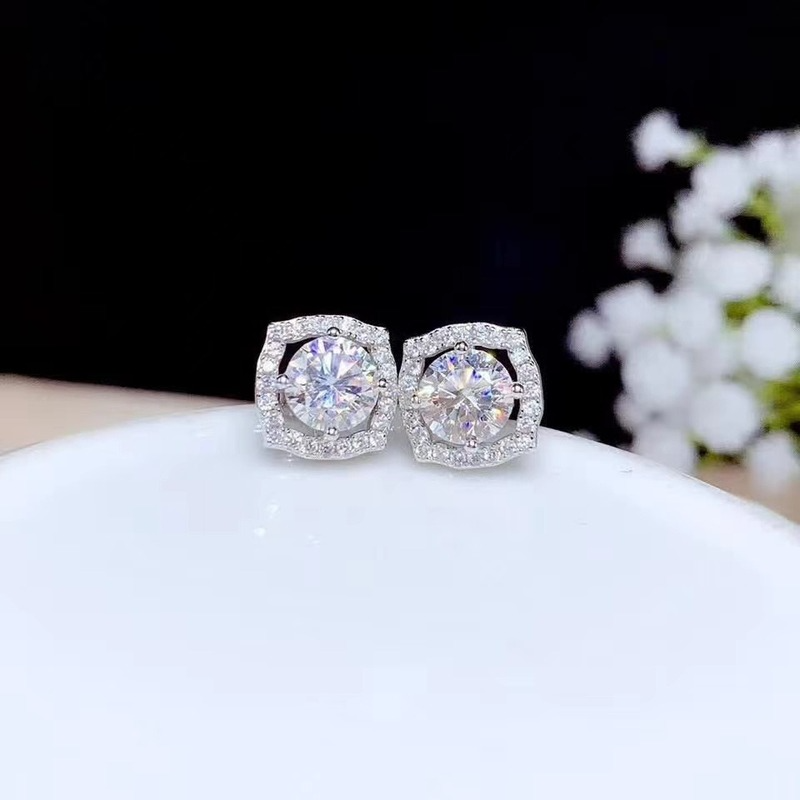 Bông tai đính đá moissanite pt950 sáng tạo