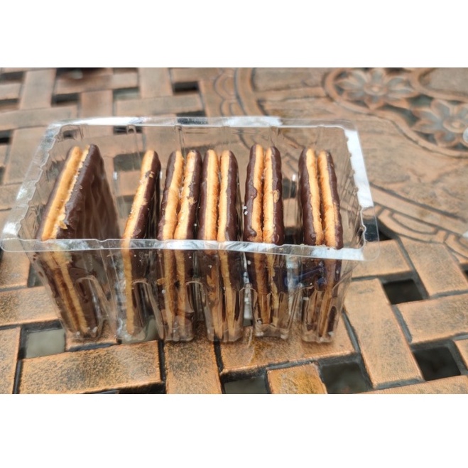 1 Thùng Bánh Crackers Golden Malkist hàng nhập khẩu Indonesia 20 gói