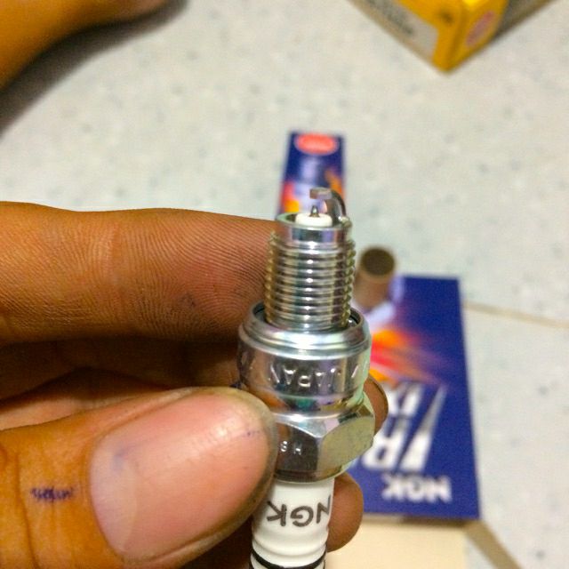 Bugi NGK CR6HIX cho Dream Sirius Jupiter Lexam Chaly Taurus, Future Neo 7274 iridium sản xuất tại Nhật, Made in Japan