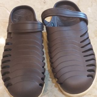 Giầy, dép nhựa đi mưa, giá siêu rẻ